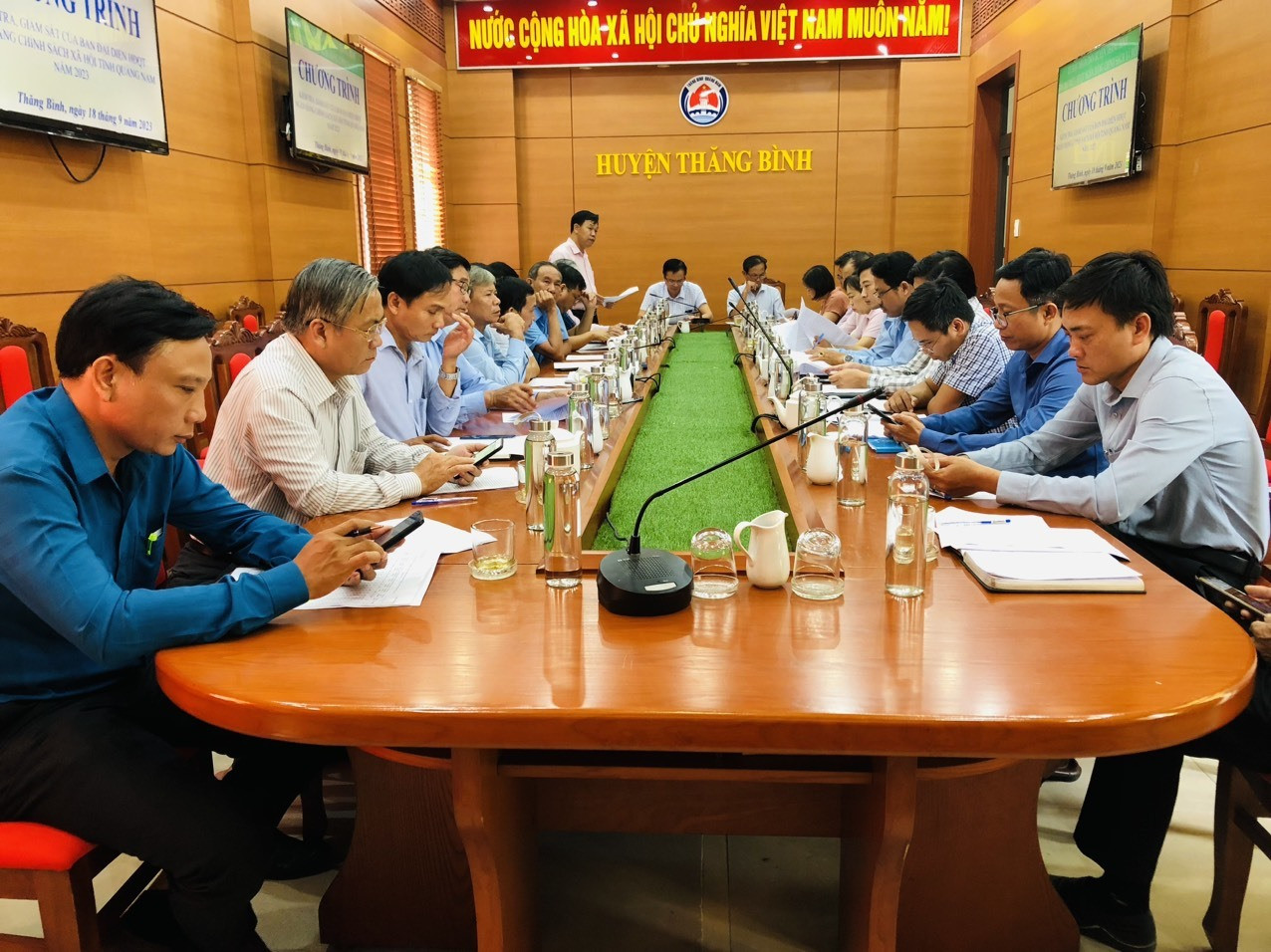 Ban đại diện HĐQT Ngân hàng chính sách xã hội tỉnh Quảng Nam làm việc với huyện Thăng Bình.