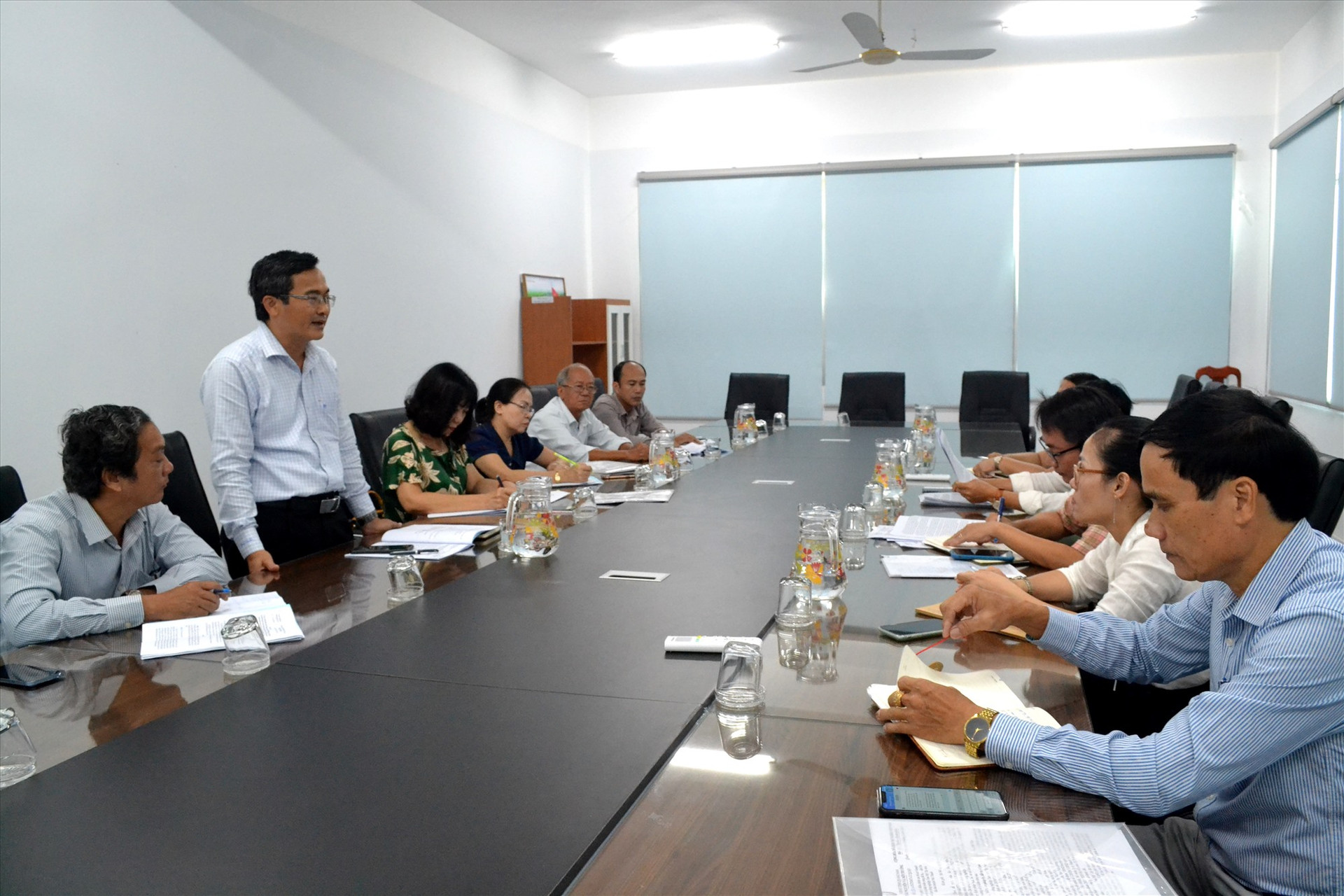 Quang cảnh buổi làm việc Ủy ban MTTQ Việt Nam tỉnh với Sở TN-MT về thực hiện Nghị quyết 01 khuyến khích đầu tư, hỗ trợ khu xử lý chất thải rắn sinh hoạt tập trung trên địa bàn tỉnh giai đoạn 2020 - 2030. Ảnh: Q.VIỆT