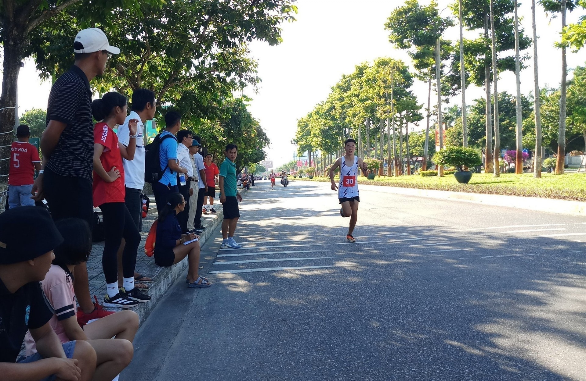 According to Le Van Nhi, Editor-in-Chief of Quang Nam Newspaper and Head of the Organising Committee of the race, the 26th Quang Nam Newspaper Cross-Country Race was a determined effort of the organising committee, localities, and sponsors. It encouraged the movement of doing exercises, playing and competing in sports, etc.