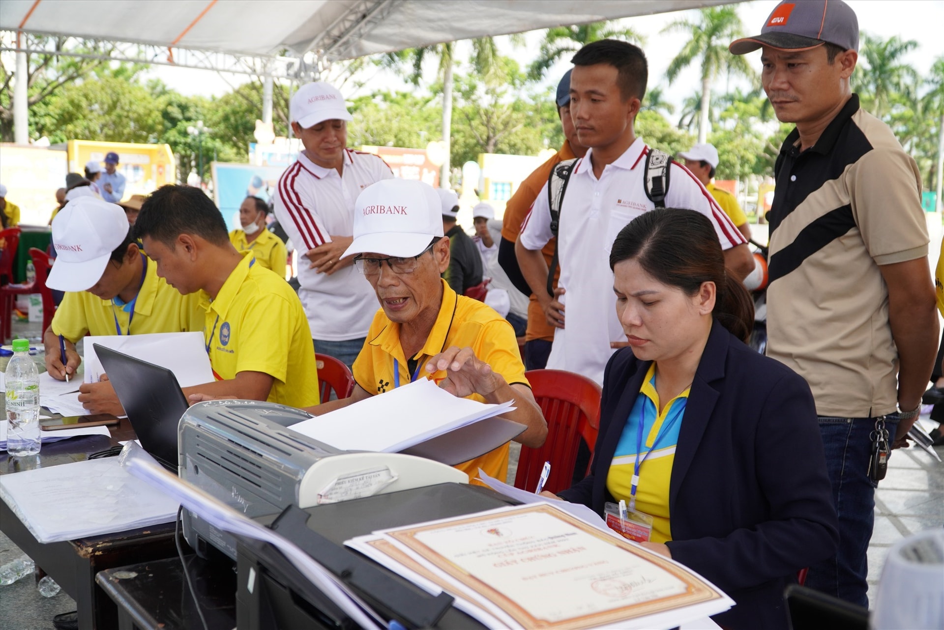 The organising committee was preparing for the closing ceremony.