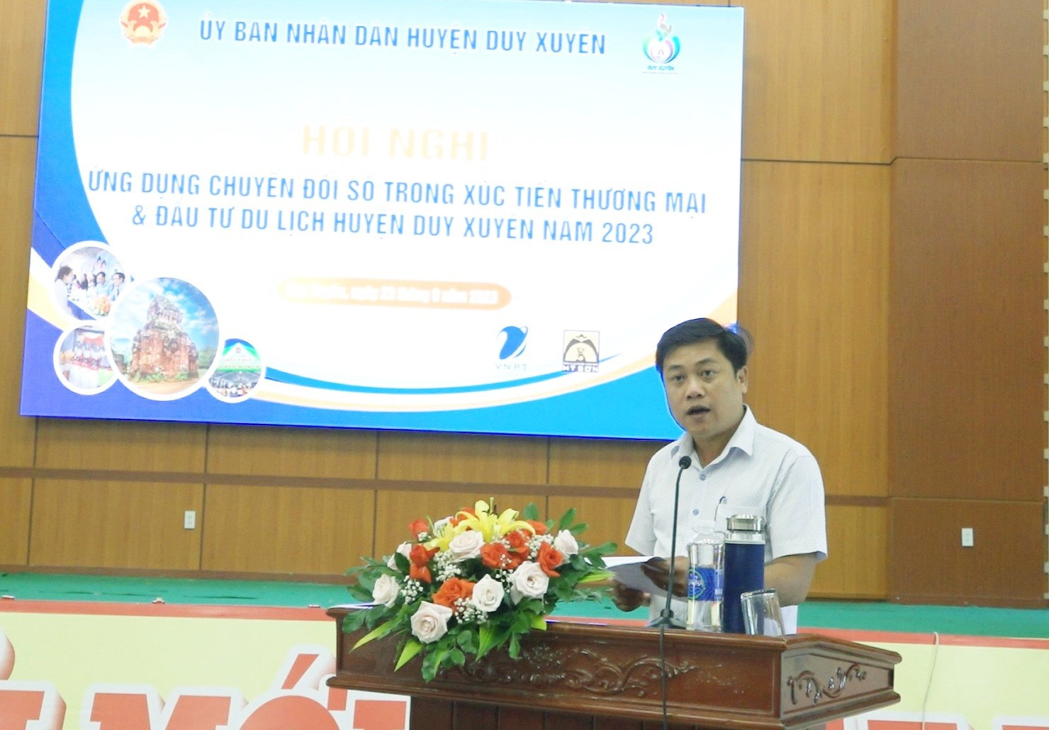 Ông Đặng Hữu Phúc – Phó Chủ tịch UBND huyện Duy Xuyên phát biểu tại hội nghị.  Ảnh: PV