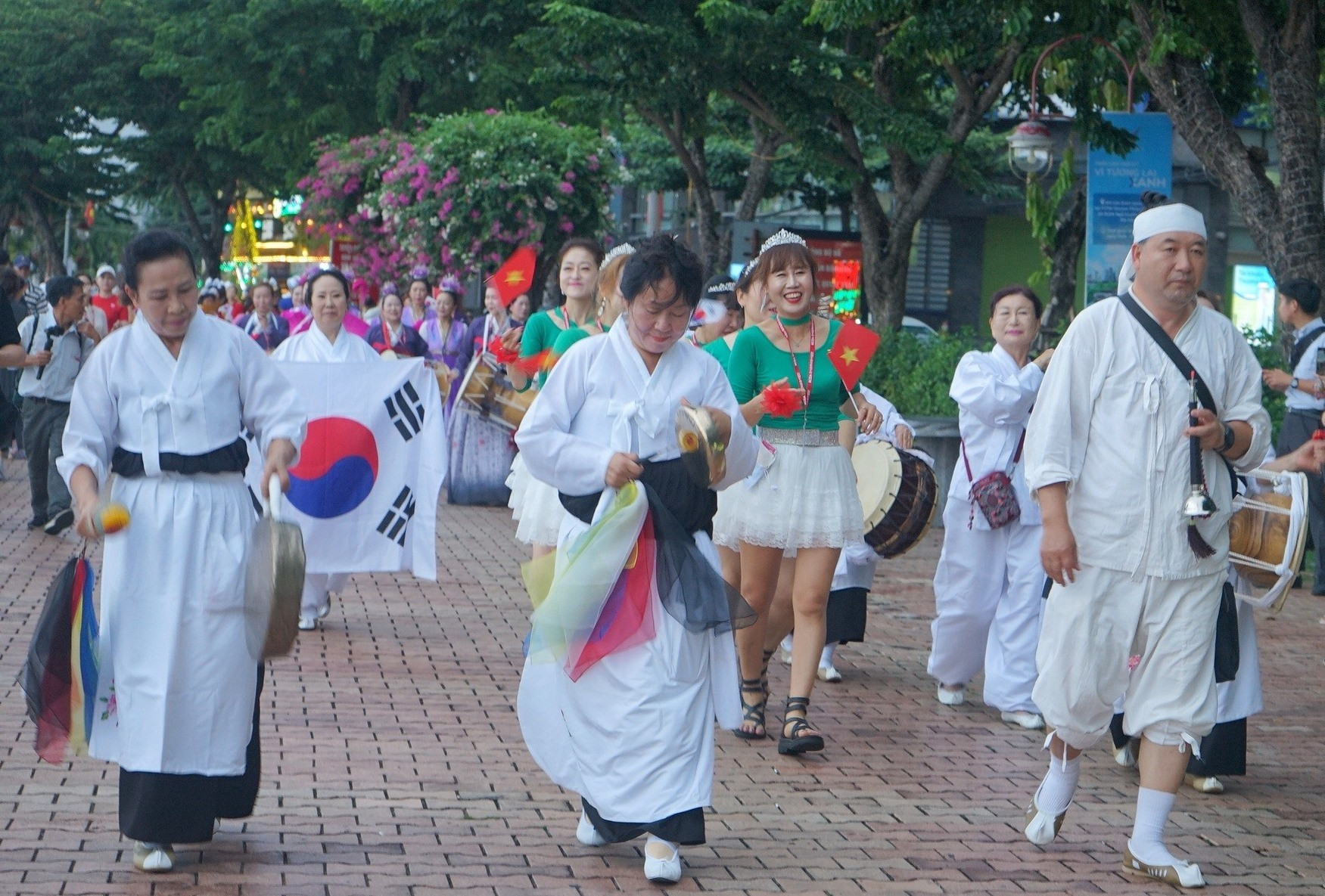 Lễ hội văn hóa Việt - Hàn Đà Nẵng diễn ra trong dịp nghỉ lễ 2/9/2023 hấp dẫn khách du lịch trong và ngoài nước. Ảnh NTB