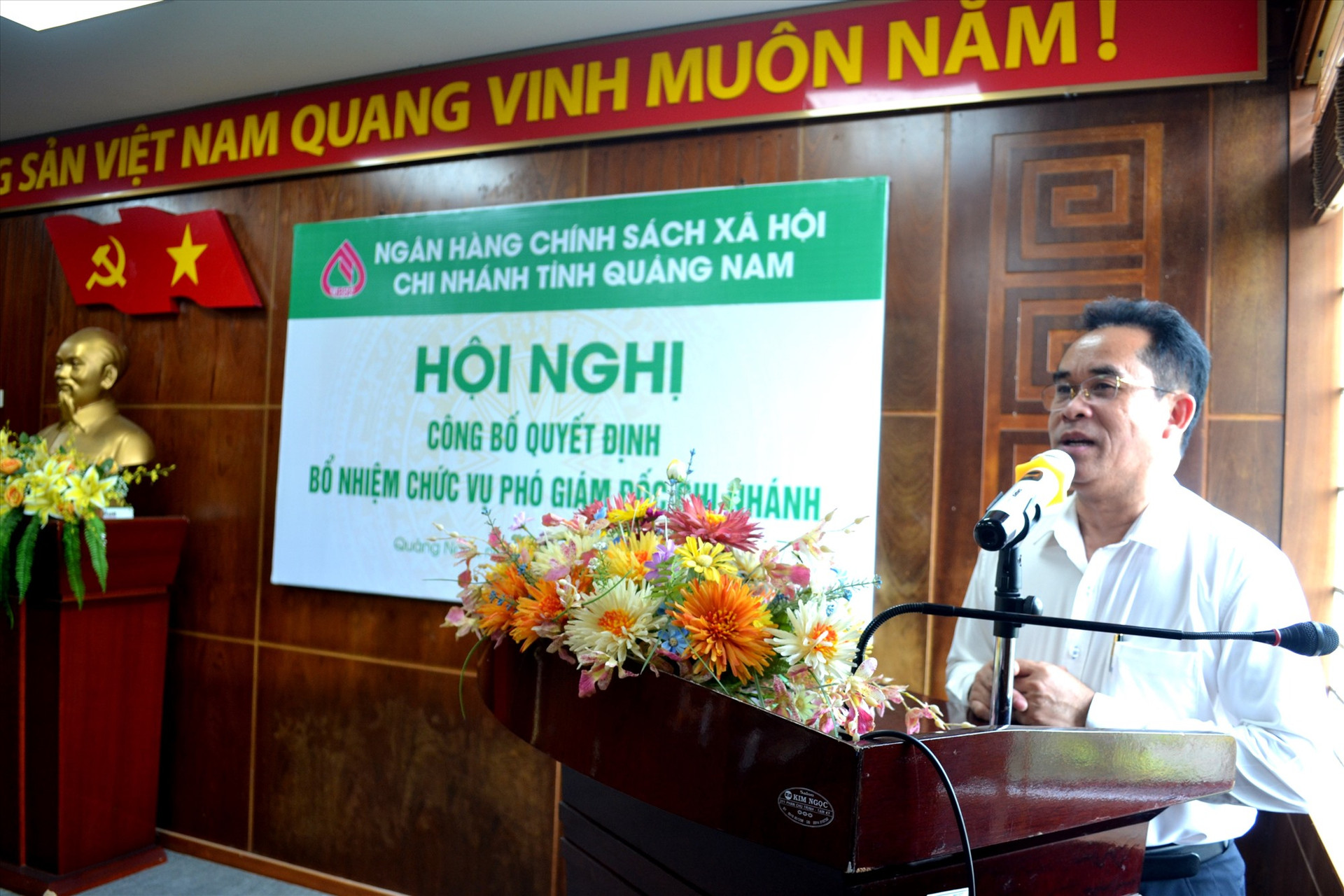 Phó Chủ tịch UBND tỉnh Trần Anh Tuấn - Trưởng Ban đại diện HĐQT Ngân hàng CSXH Quảng Nam phát biểu tại hội nghị. Ảnh: Q.VIỆT