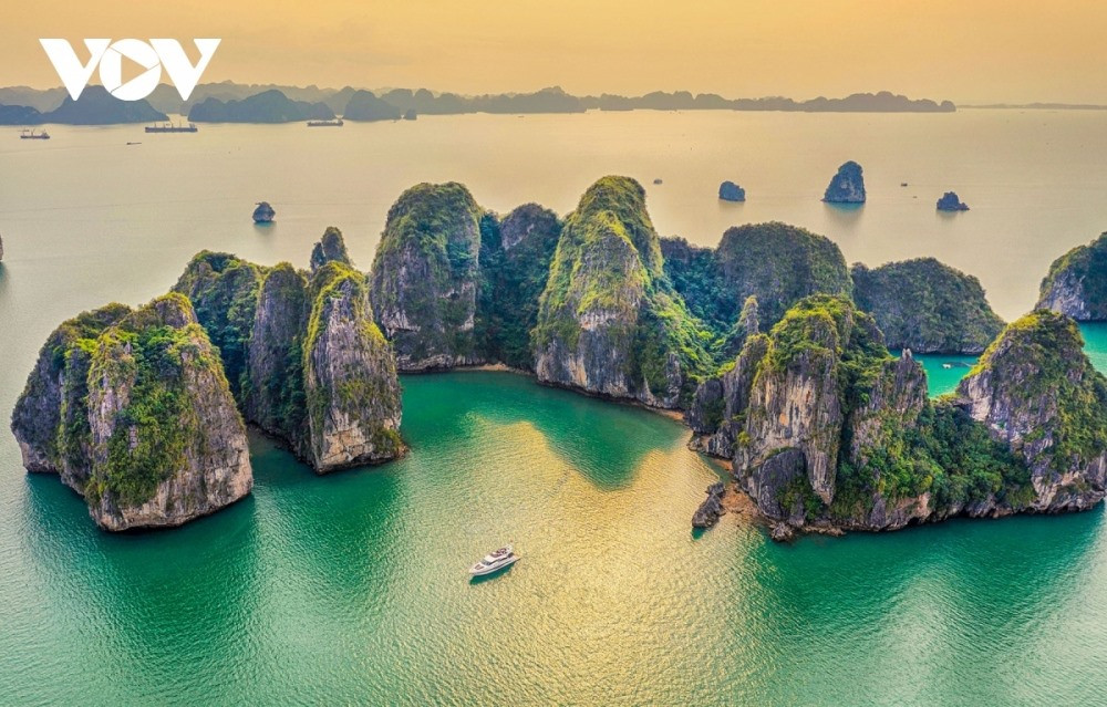 Ha Long Bay is among 24 best destinations for travel in 2024, according to OvationNetwork/Forbes