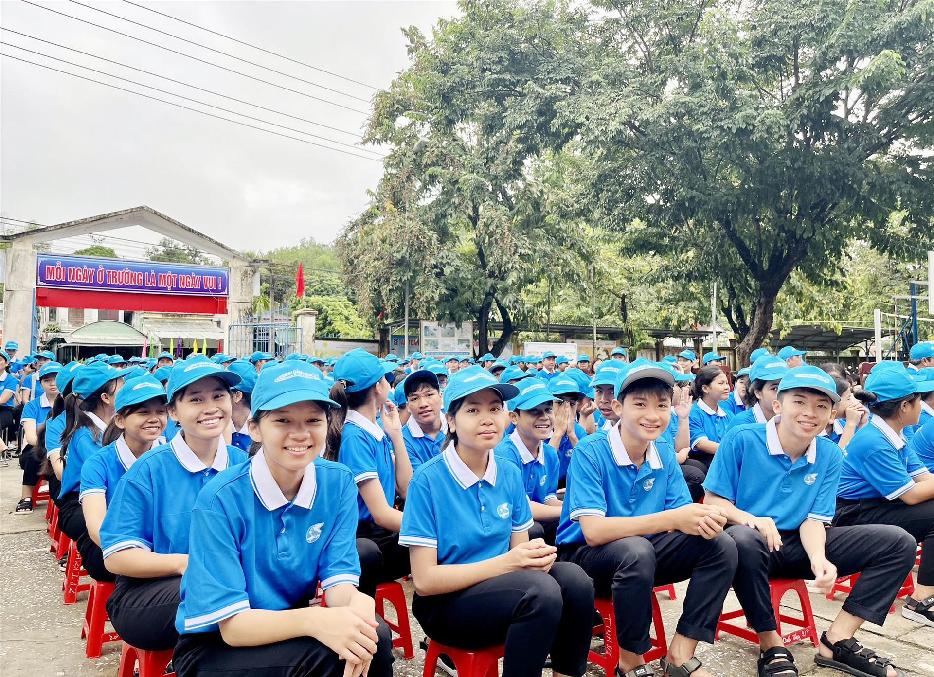Tại Trường Phổ thông dân tộc nội trú THCS Nam Giang, Hội LHPN tỉnh vừa tổ chức phát động và diễu hành phòng chống xâm hại phụ nữ, trẻ em năm 2023. Ảnh: PV
