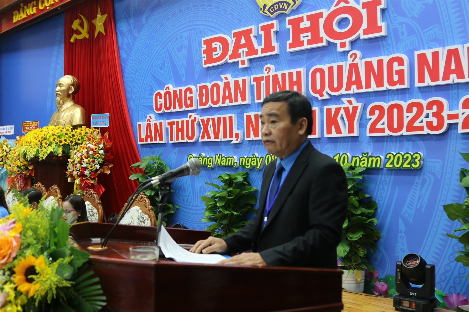 Ông Phan Xuân Quang phát biểu khai mạc Đại hội Công đoàn tỉnh phiên thứ hai. Ảnh: D.L