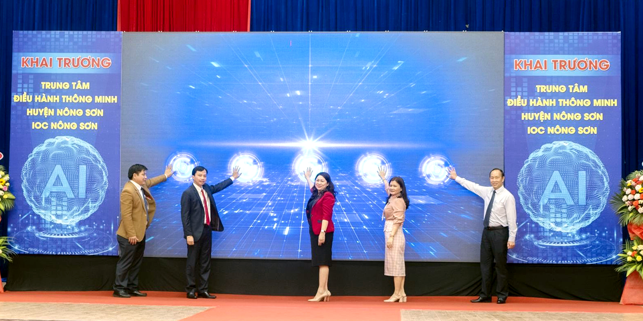 Viễn thông Quảng Nam khai trương Trung tâm Điều hành thông minh huyện Nông Sơn.