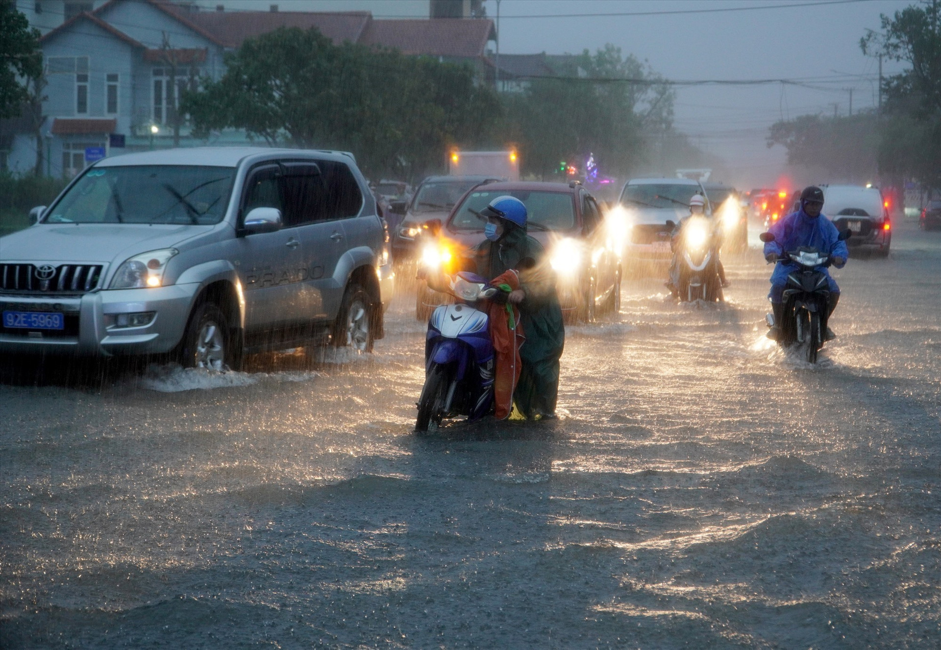 Hai ngày qua trên địa bàn tỉnh xảy ra mưa lớn ở nhiều địa phương, nguy cơ ngập lụt cao.