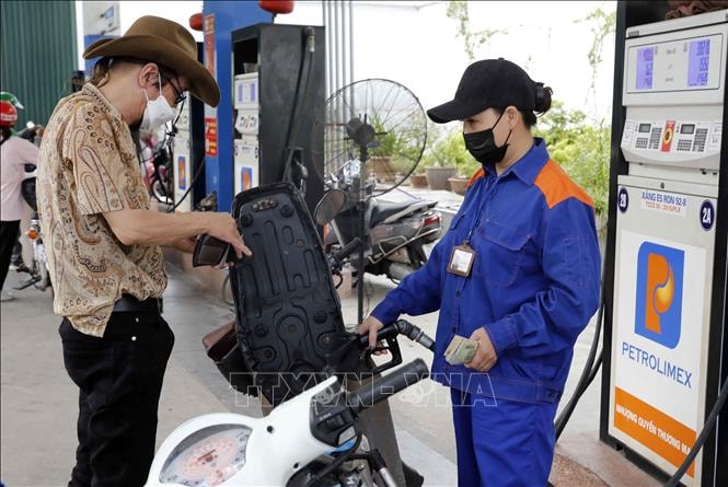 Một cửa hàng kinh doanh xăng, dầu trên địa bàn Hà Nội. Ảnh: Trần Việt/TTXVN