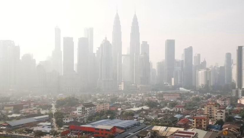 Khói bụi tại Kuala Lumpur, Malaysia đầu tháng 10/2023. Ảnh: Reuters