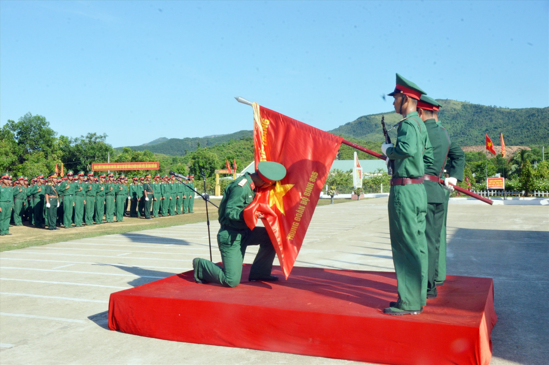 Trung đoàn 885 - Bộ Chỉ huy Quân sự tỉnh Quảng Nam tổ chức lễ tuyên thệ chiến sĩ mới năm 2023. Ảnh: T.P