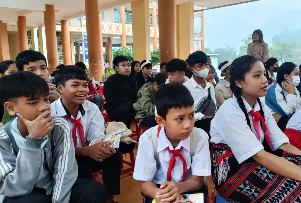 Trường Phổ thông dân tộc nội trú THCS Đông Giang