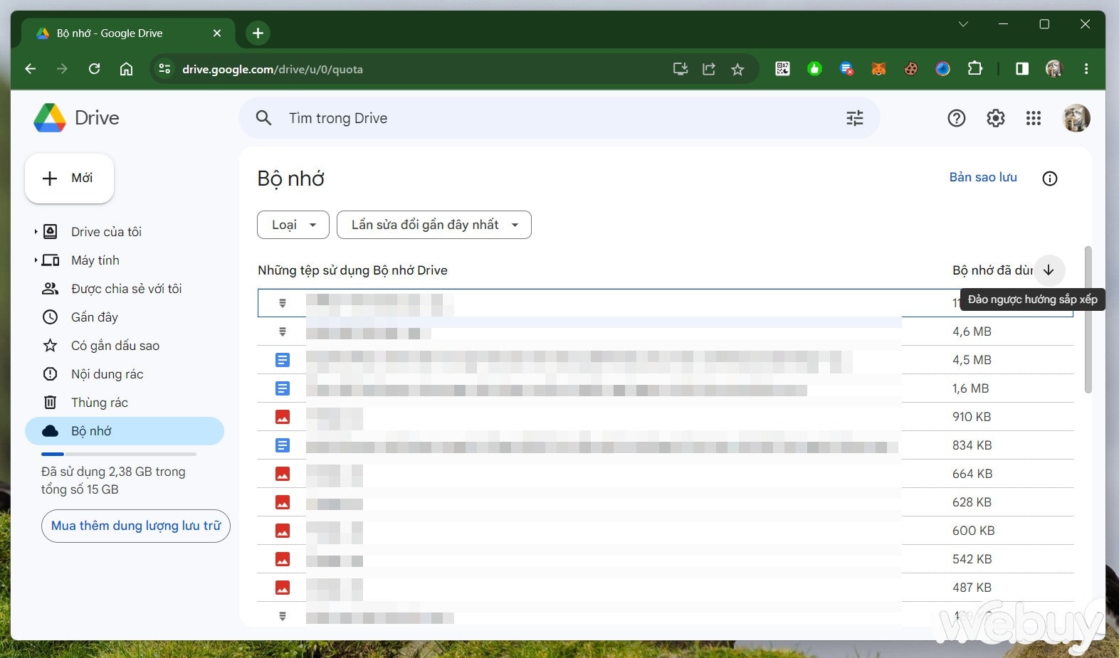 Truy cập vào trang tài khoản của bạn trên Google Drive và nhấn vào tùy chọn “Lưu trữ”. Khi đó, danh sách các tập tin được lưu trữ trong Drive sẽ hiện ra. Bạn hãy nhấn vào biểu tượng mũi tên để Google sắp xếp chúng theo kích thước từ lớn đến nhỏ hoặc ngược lại.