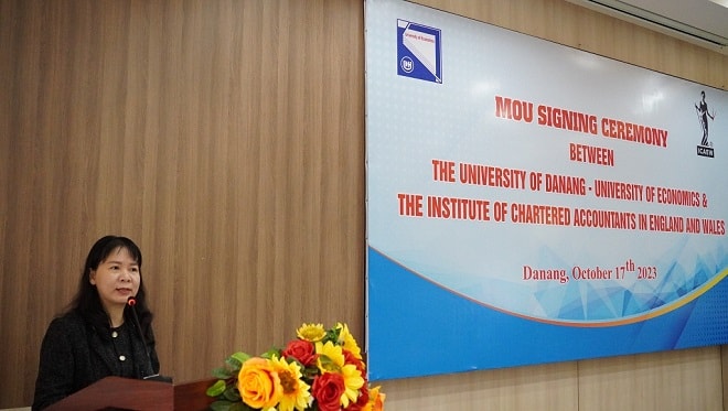 PGS.TS. Võ Thị Thúy Anh phát biểu tại buổi lễ.