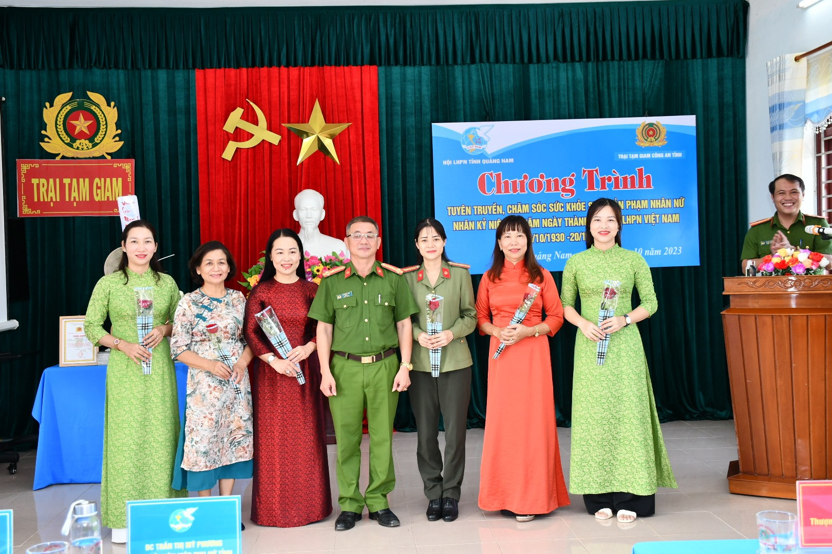 Hội LHPN tỉnh phối hợp cùng Trại Tạm giam Công an tỉnh tổ chức các hoạt động nhân kỷ niệm 93 năm Ngày Phụ nữ Việt Nam 20/10. Ảnh: T.H