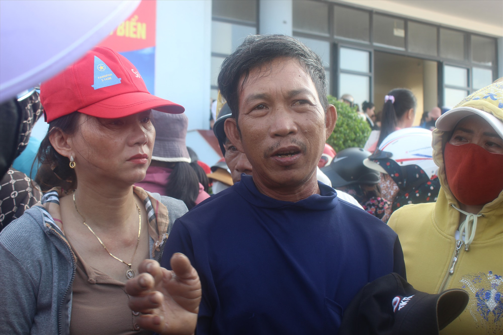 Ngư dân Huỳnh Văn Khởi kể lại sự việc.