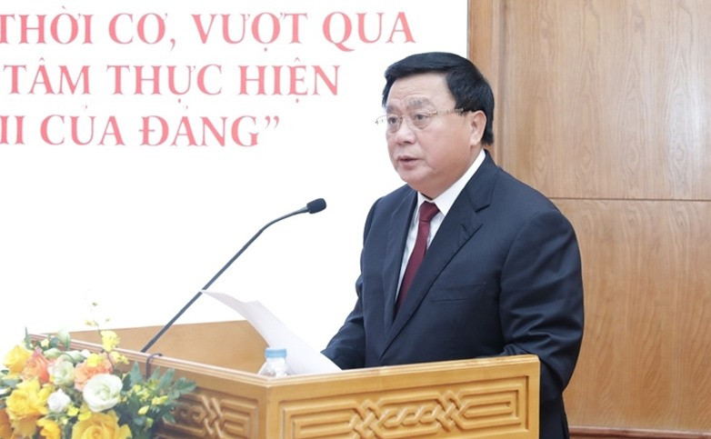 Đồng chí Nguyễn Xuân Thắng, Ủy viên Bộ Chính trị, Chủ tịch Hội đồng Lý luận Trung ương, Giám đốc Học viện Chính trị Quốc gia Hồ Chí Minh phát biểu tại buổi lễ