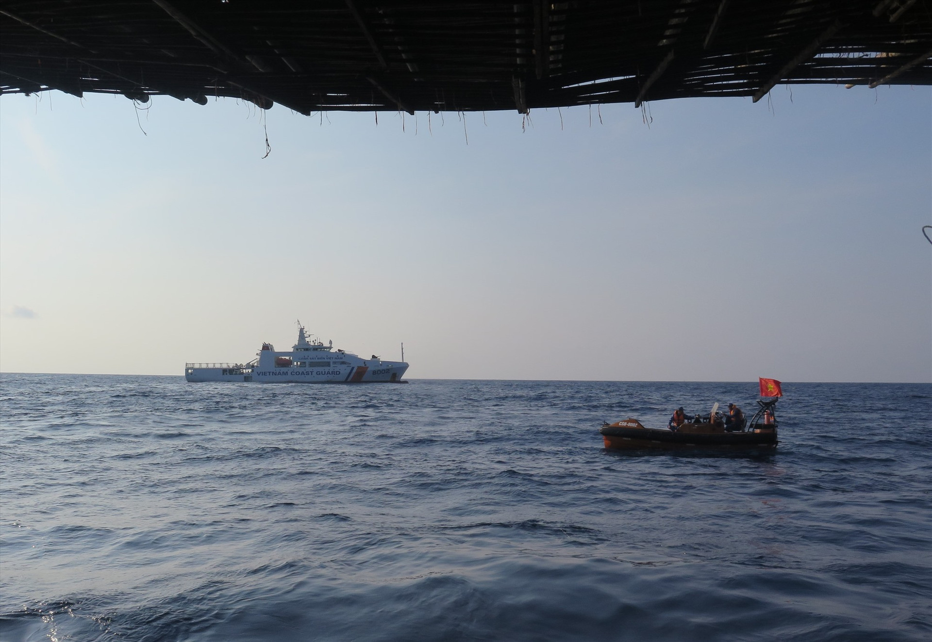 Đến 18 giờ ngày 22/10, công tác tìm kiếm 13 ngư dân mất tích đã kết thúc. Ảnh: Cảnh sát biển
