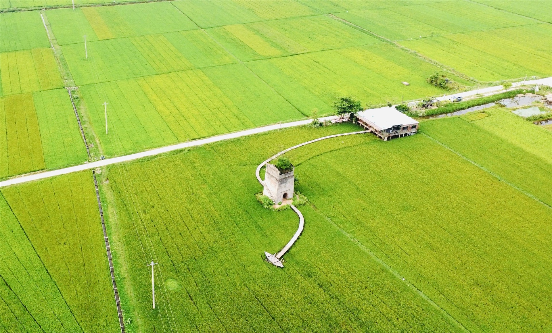 Lò gạch cũ ở Duy Vinh, Duy Xuyên hiện là điểm đến yêu thích của du khách. Ảnh: H.S