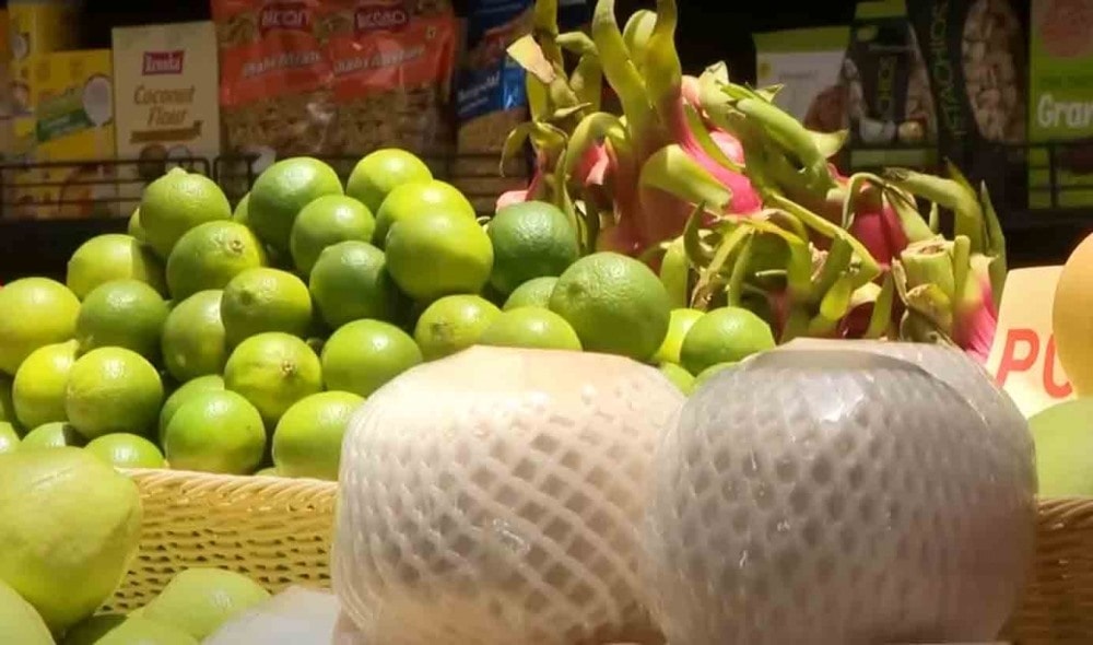 Vietnamese farm products like limes, dragon fruits, guavas are selling well in Persian Gulf countries. (Photo: KT)