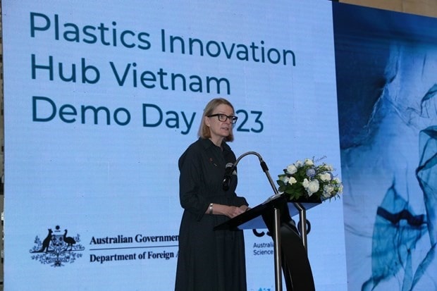 Australian Consul General in HCM City Sarah Hooper  speaks at the event. (Photo courtesy of Australian Embassy in Vietnam)