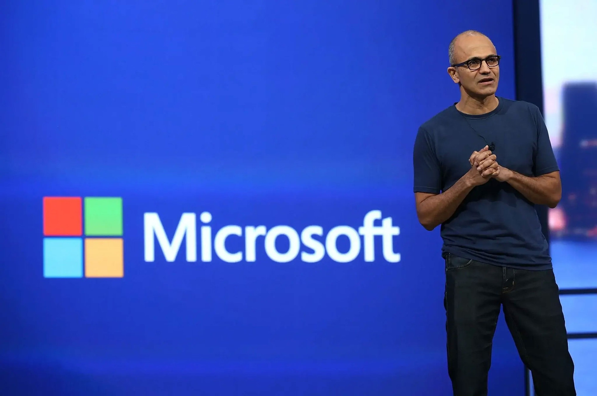 Giám đốc điều hành Microsoft Satya Nadella hé lộ thông tin về hệ điều hành Windows mới sắp ra mắt.