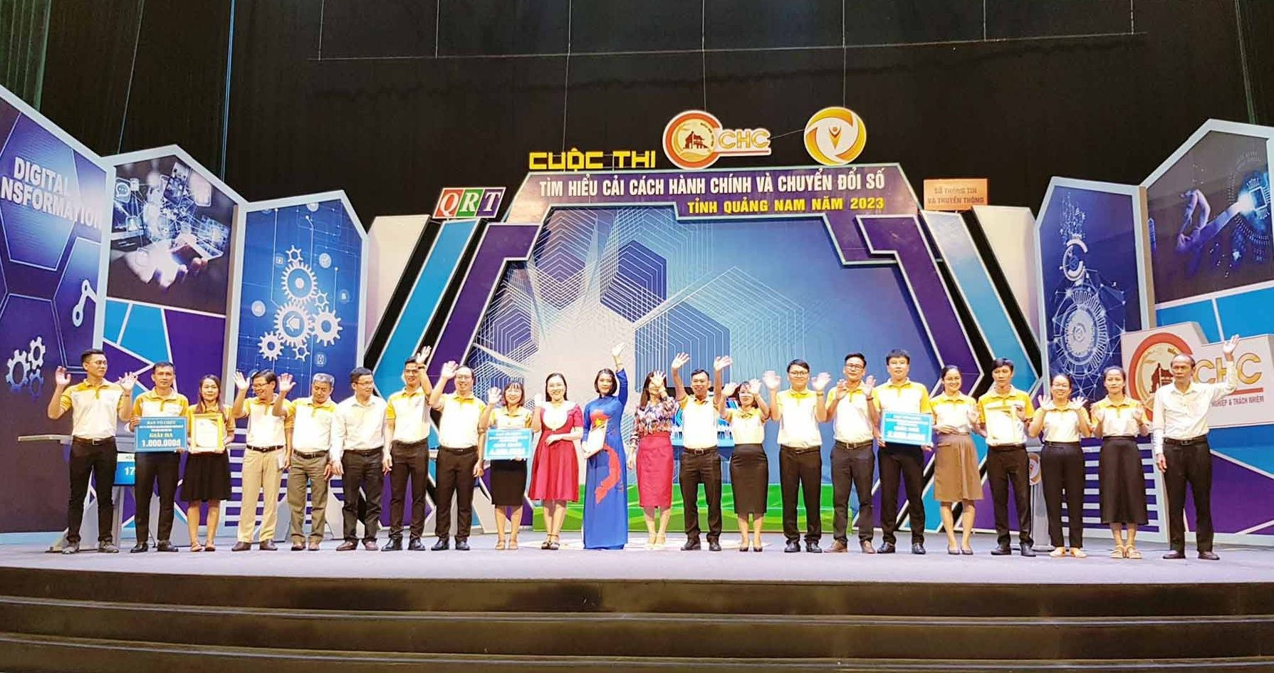 Quảng Nam là tỉnh đầu tiên trong cả nước tổ chức Cuộc thi tìm hiểu CCHC&CĐS trên sóng truyền hình. Ảnh: HV