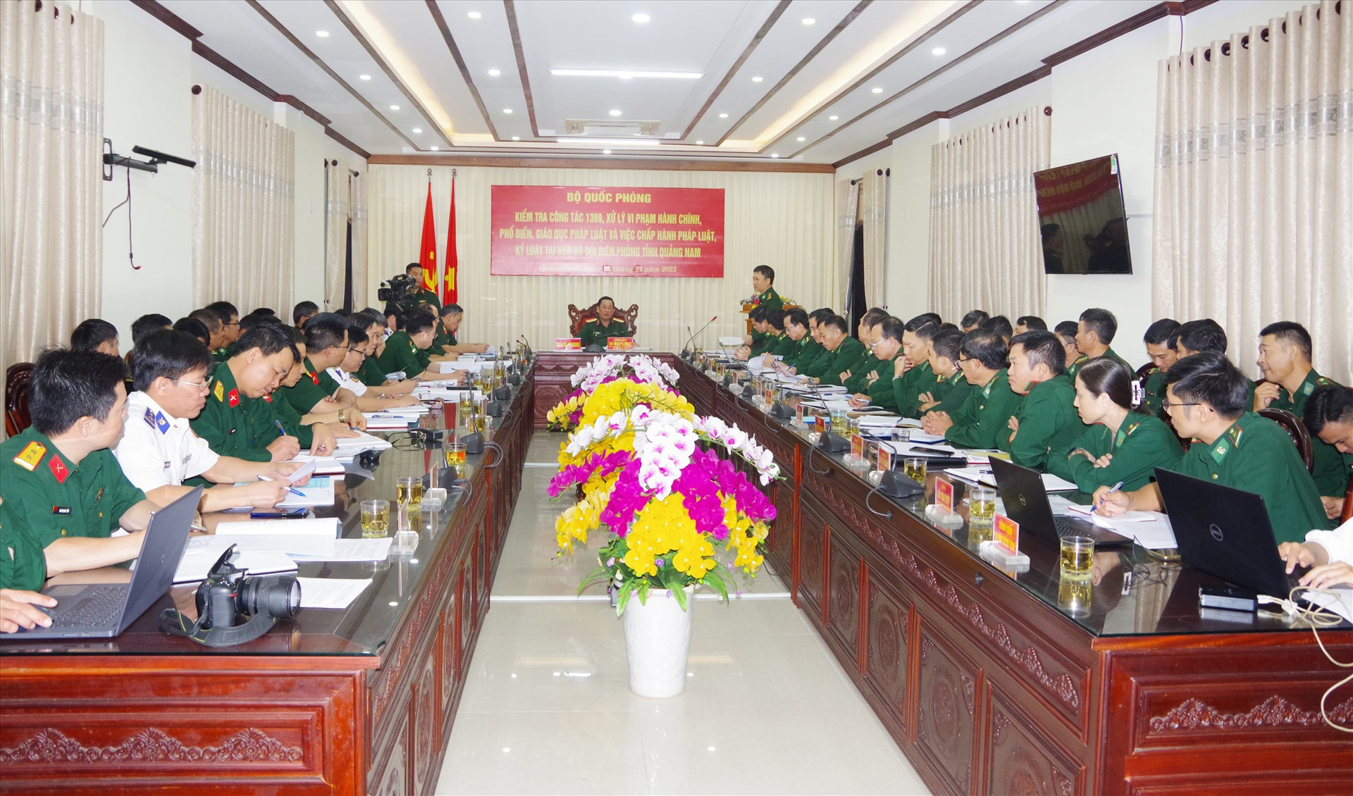 Thượng tướng Võ Minh Lương kiểm tra công tác 1389 tại Bộ Chỉ huy Bộ đội Biên phòng tỉnh Quảng Nam. Ảnh: HỒNG ANH