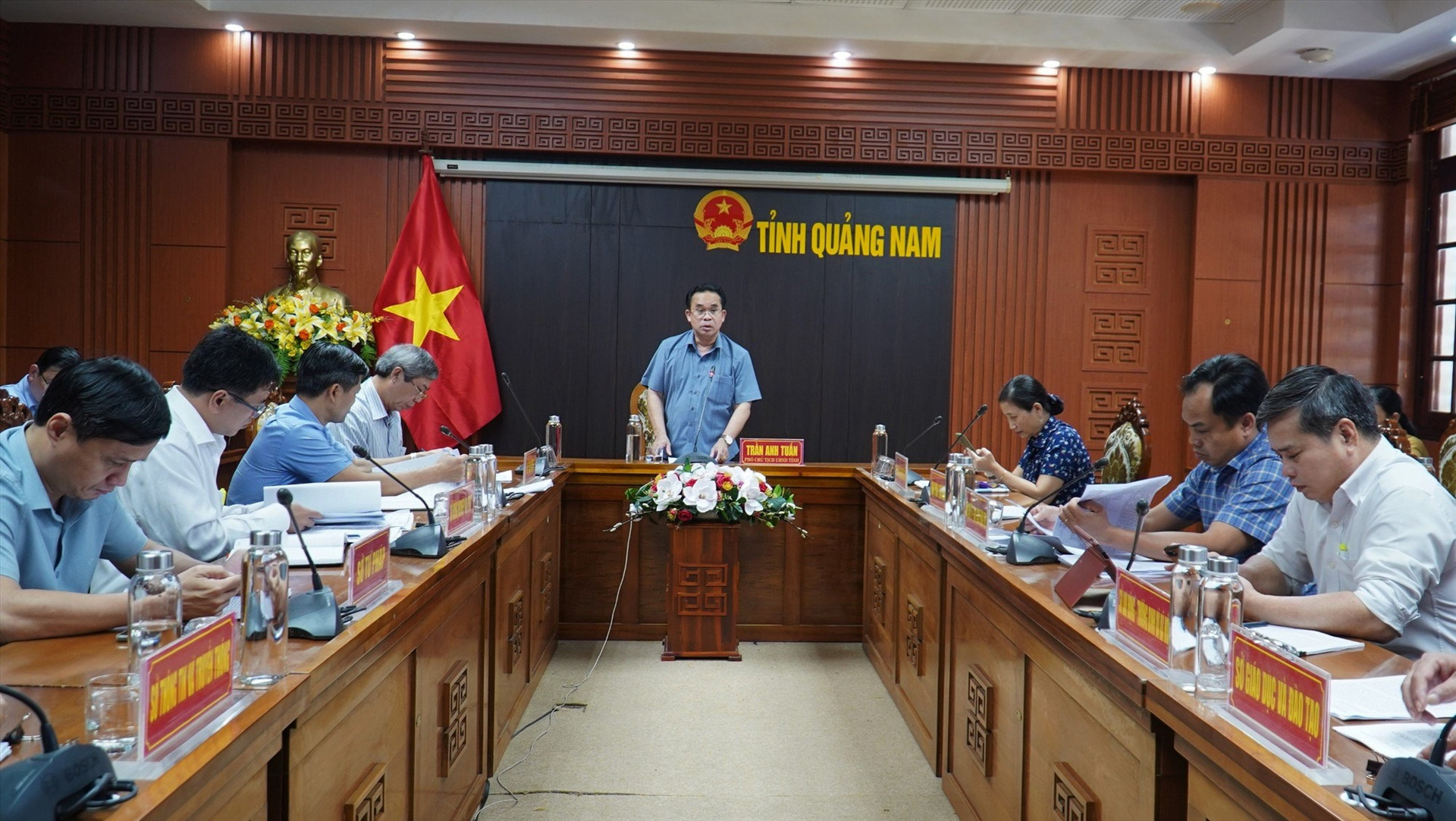Phó Chủ tịch UBND tỉnh Trần Anh Tuấn chủ trì cuộc họp chiều nay.