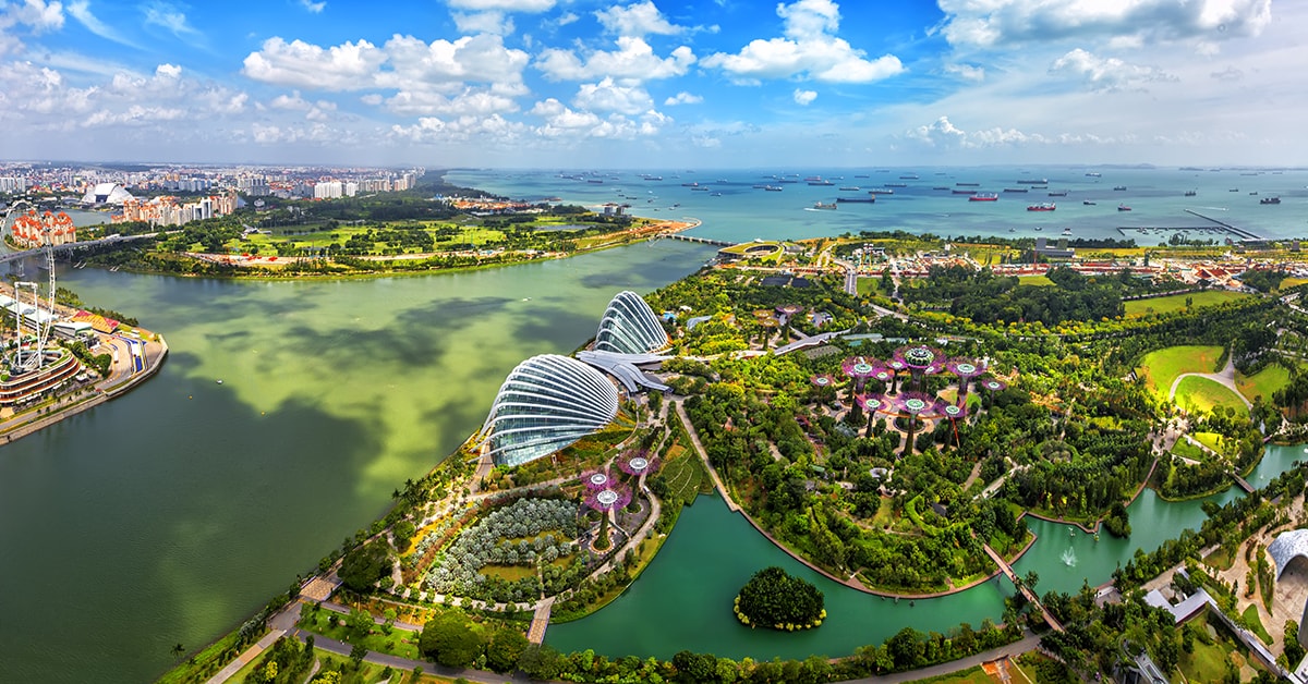 Với diện tích 728,6km2, GDP/người đạt hơn 133.800 USD, Singapore có số lượng triệu phú cao nhất thế giới và có mức độ tham nhũng thấp. Ảnh: Global Finance