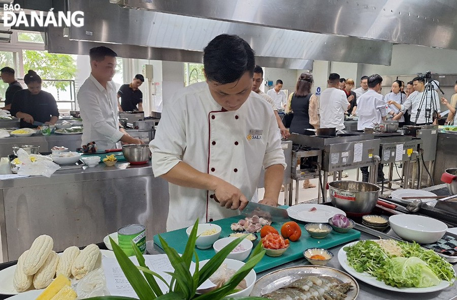 Chefs preparing Quang noodles