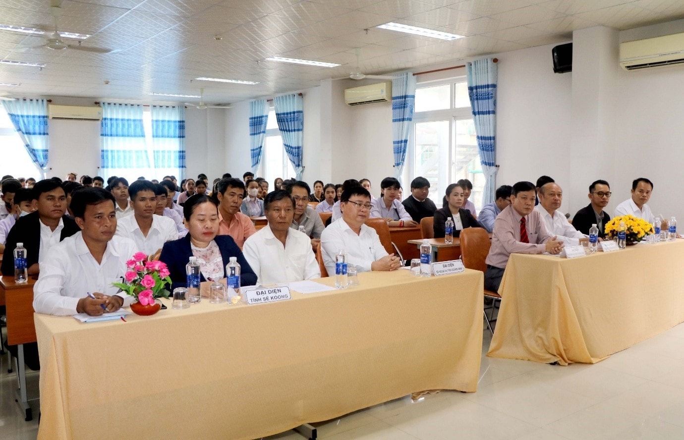 At the reception ceremony for Lao students at Quang Nam University