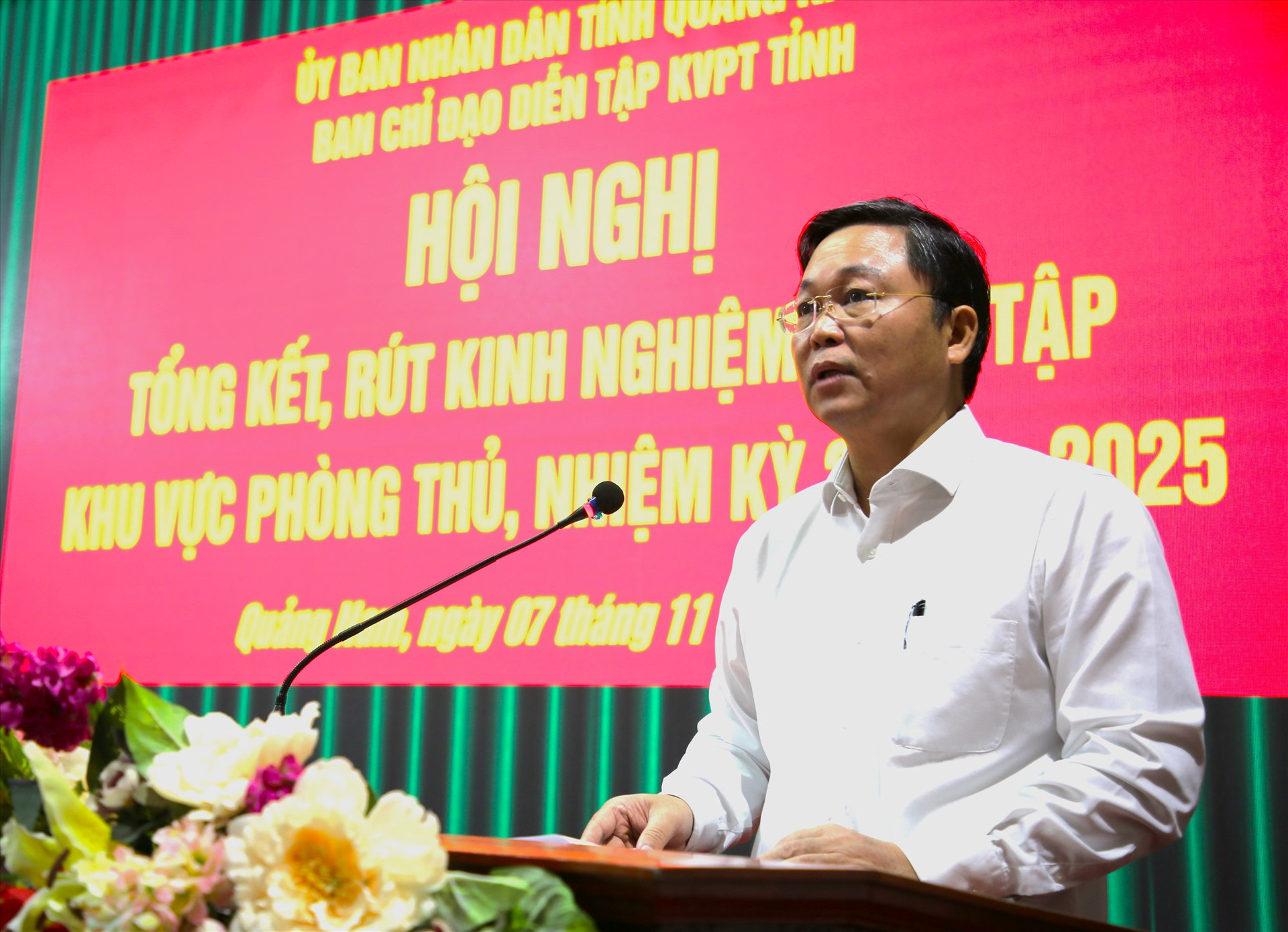 Chủ tịch UBND tỉnh Lê Trí Thanh phát biểu. Ảnh: N.C