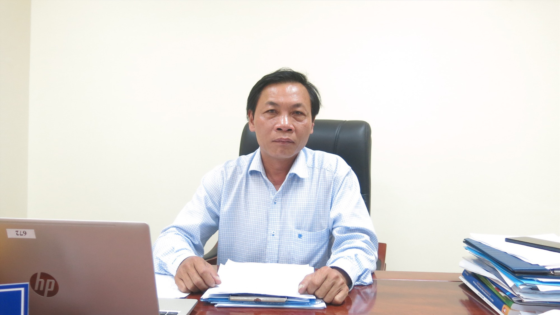 Cục trưởng Cục Thuế Quảng Nam Nguyễn Văn Tiếp trả lời phỏng vấn báo Quảng Nam