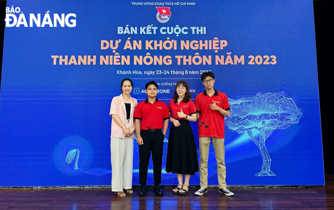 Các thành viên Câu lạc bộ Khởi nghiệp Kinh tế tham gia dự án khởi nghiệp thanh niên nông thôn năm 2023. Ảnh: K.N