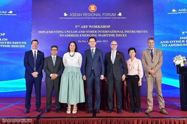 The 5th ASEAN Regional Forum (ARF) Workshop on Implementing UNCLOS and other International Instruments to Address Emerging Maritime Issues is held in Hanoi on November 9. (Photo: The Ministry of Foreign Affairs)
