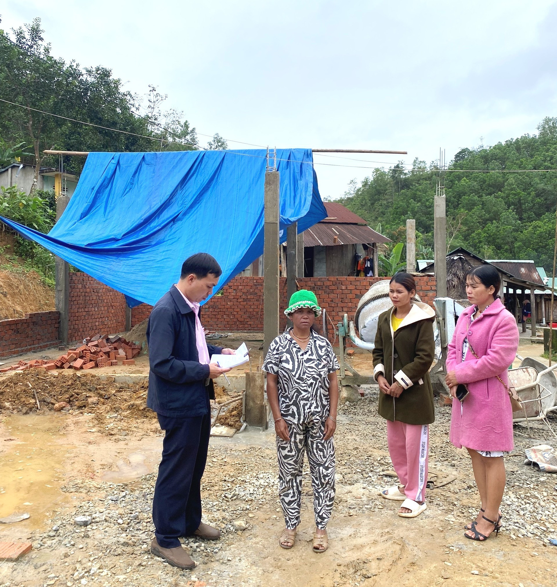 Việc triển khai một số dự án, tiểu dự án của các chương trình MTQG tại Đông Giang đang gặp nhiều vướng mắc