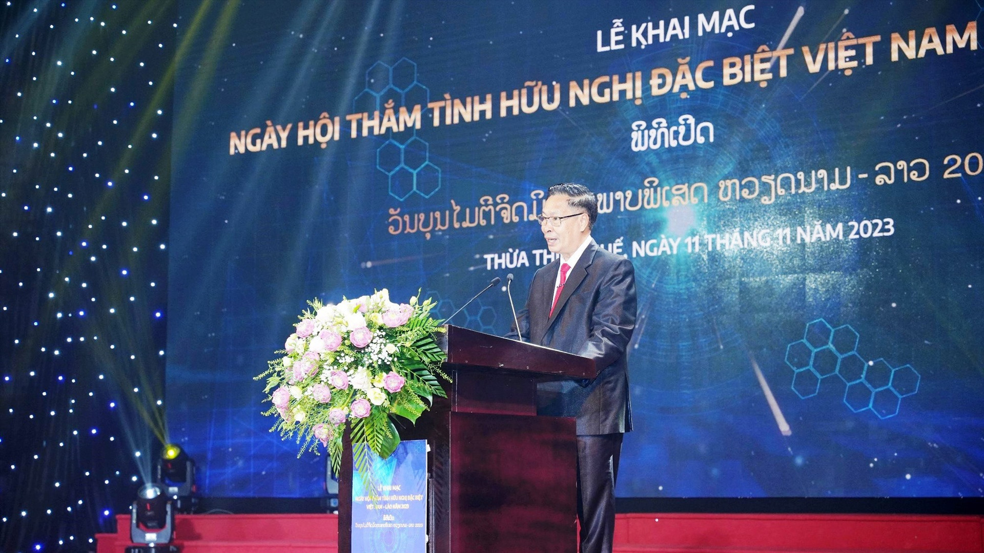 Thứ trưởng Bộ Thông tin Văn hoá Du lịch Lào Phosy Keomanivong phát biểu tại ngày hội. Ảnh: HV