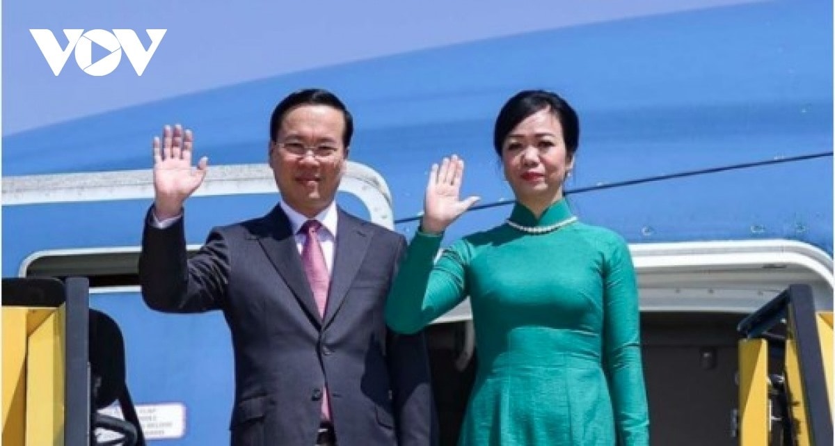 President Vo Van Thuong and his spouse