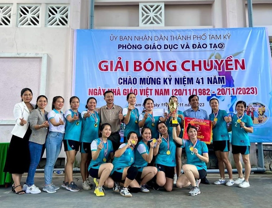 Đội nữ cụm 2 (các trường thuộc xã, phường: An Phú, Tam Phú, Tam Thanh) đoạt giải Nhất.