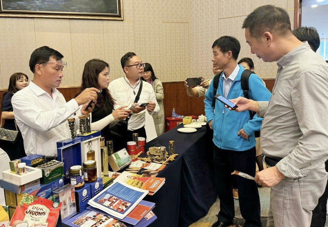 Quang Nam products are presented in China