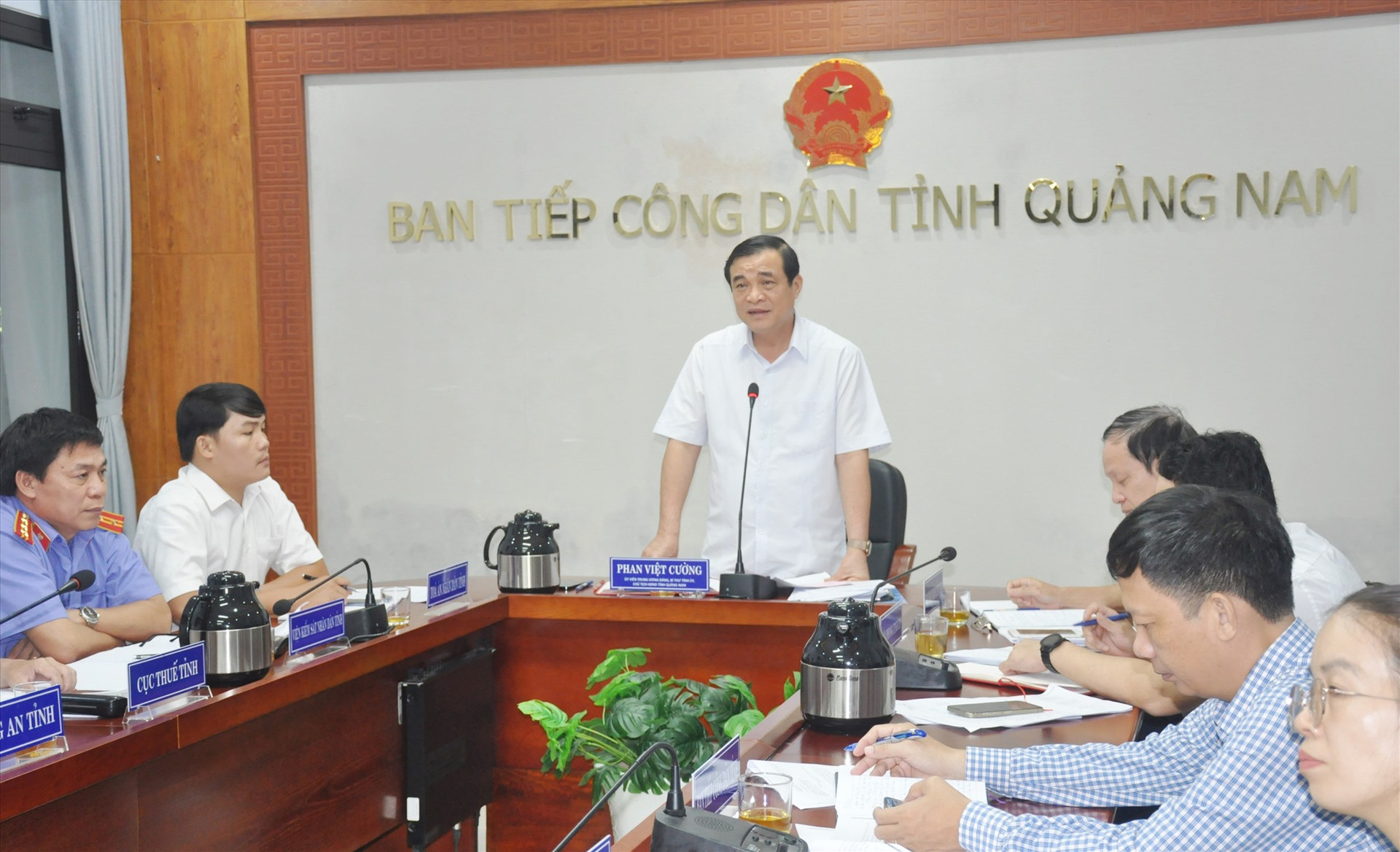 Bí thư Tỉnh ủy Phan Việt Cường chủ trì buổi tiếp công dân định kỳ tháng 11/2023 của Thường trực Tỉnh ủy. Ảnh: P.V