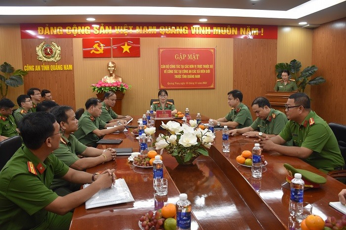 Lãnh đạo Công an tỉnh gặp mặt các cán bộ được Bộ Công an điều động về các xã biên giới Quảng Nam.