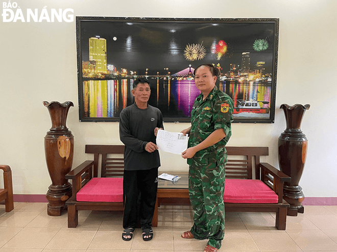 trao trả lại cho ông Đinh Văn Hoàng.