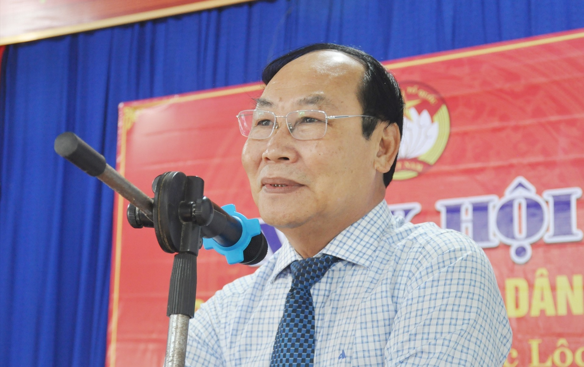 Chủ tịch Ủy ban MTTQ Việt Nam tỉnh Võ Xuân Ca phát biểu tại ngày hội. Ảnh: N.Đ