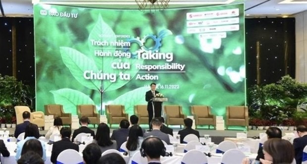 Deputy Minister of Planning and Investment Tran Quoc Phuong speaks at the event. (Photo: baodautu.vn)
