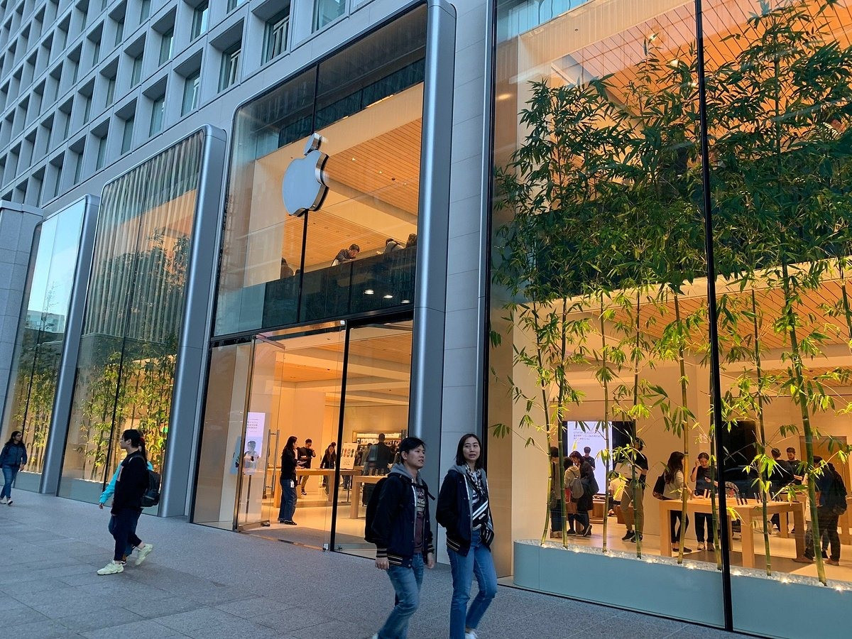 Cửa hàng Apple tại Nhật Bản. Ảnh: Tripadvisor
