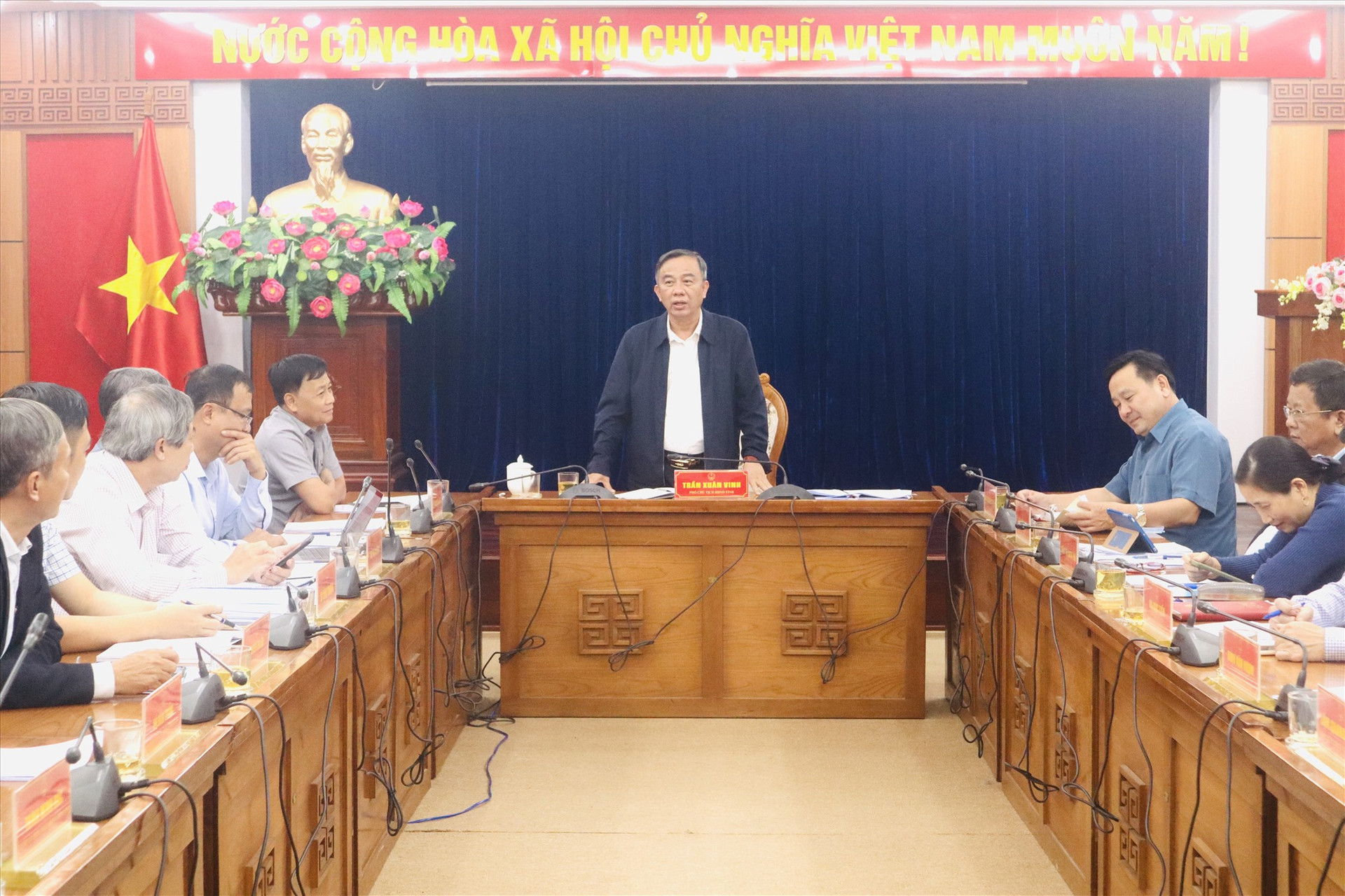 Phó Chủ tịch HĐND tỉnh Trần Xuân Vinh chủ trì buổi làm việc. Ảnh: Q.T