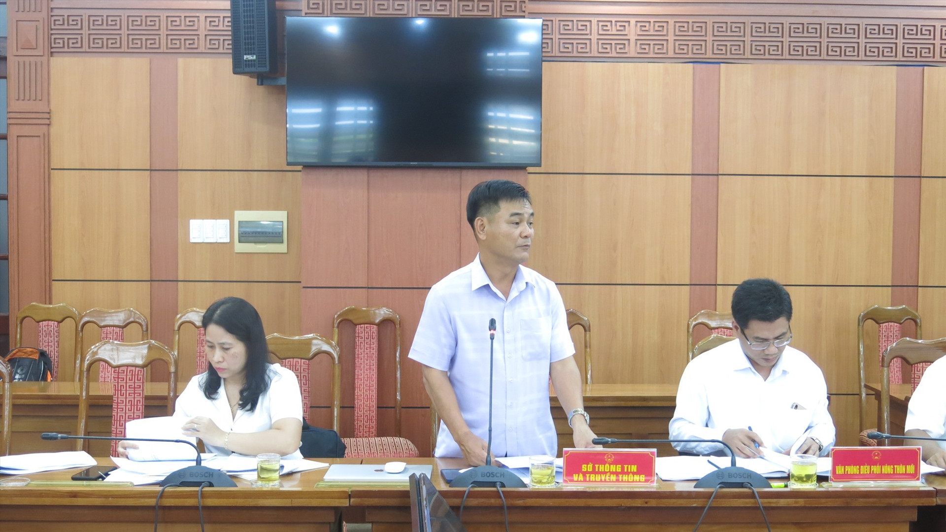 Ông Phạm Hồng Quảng - Giám đốc Sở Thông tin & Truyền thông giải trình việc sửa đổi, bổ sung điều 3, Nghị quyết về nội dung, mức chi nhiệm vụ đặc thù Giảm nghèo về thông tin