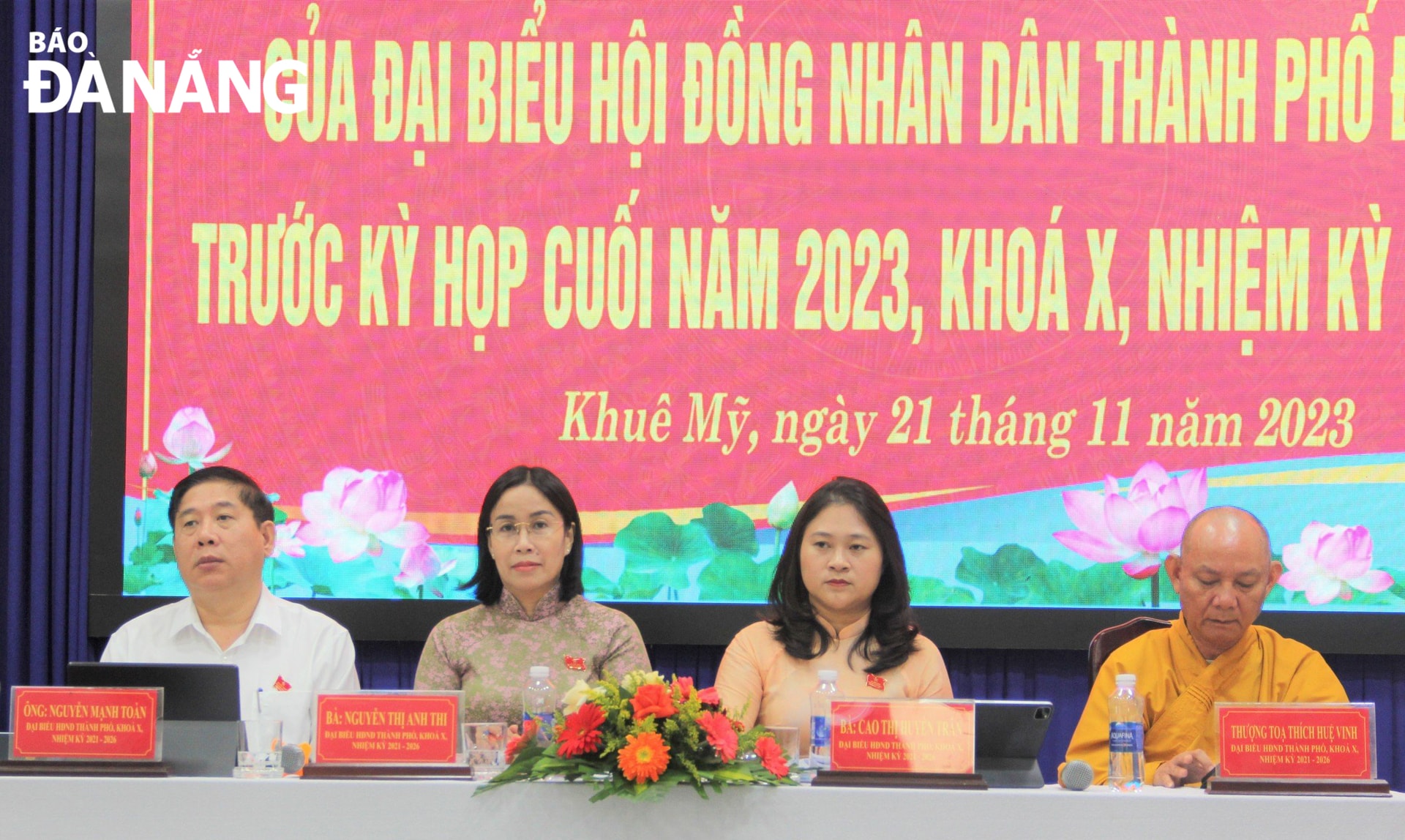 Tổ đại biểu HĐND thành phố đơn vị Ngũ Hành Sơn tiếp xúc cử tri phường Khuê Mỹ (quận Ngũ Hành Sơn). Ảnh: X.H